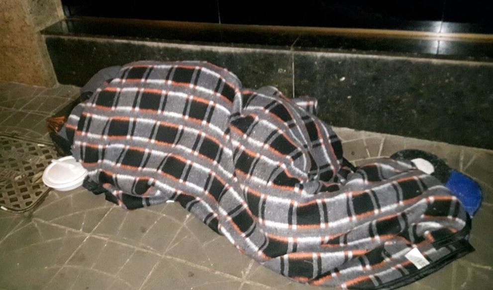 Temperatura despenca e antecipa ação social com moradores de rua