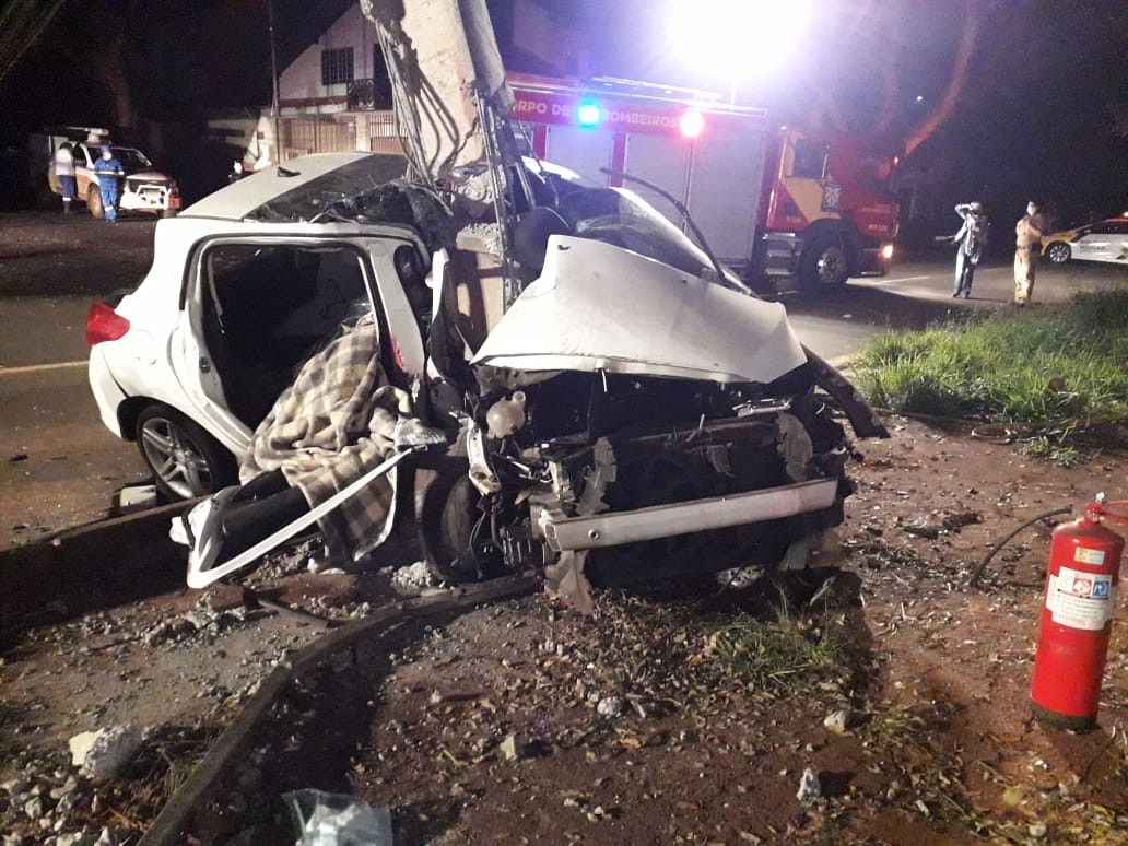 Jovens que morreram em acidente na Avenida Guedner são identificados