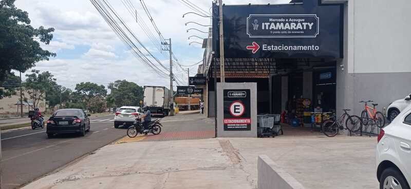 Funcionário de supermercado é esfaqueado durante tentativa de furto em Maringá