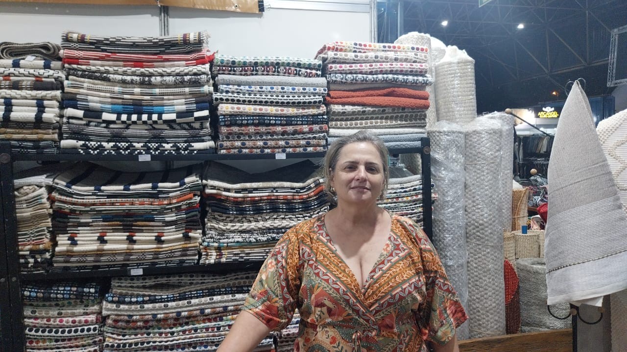 Tecelagens de Minas Gerais conquistam consumidores de Maringá e região