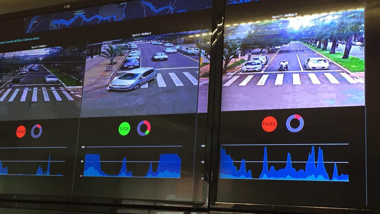 Semob testa semáforo inteligente em Maringá