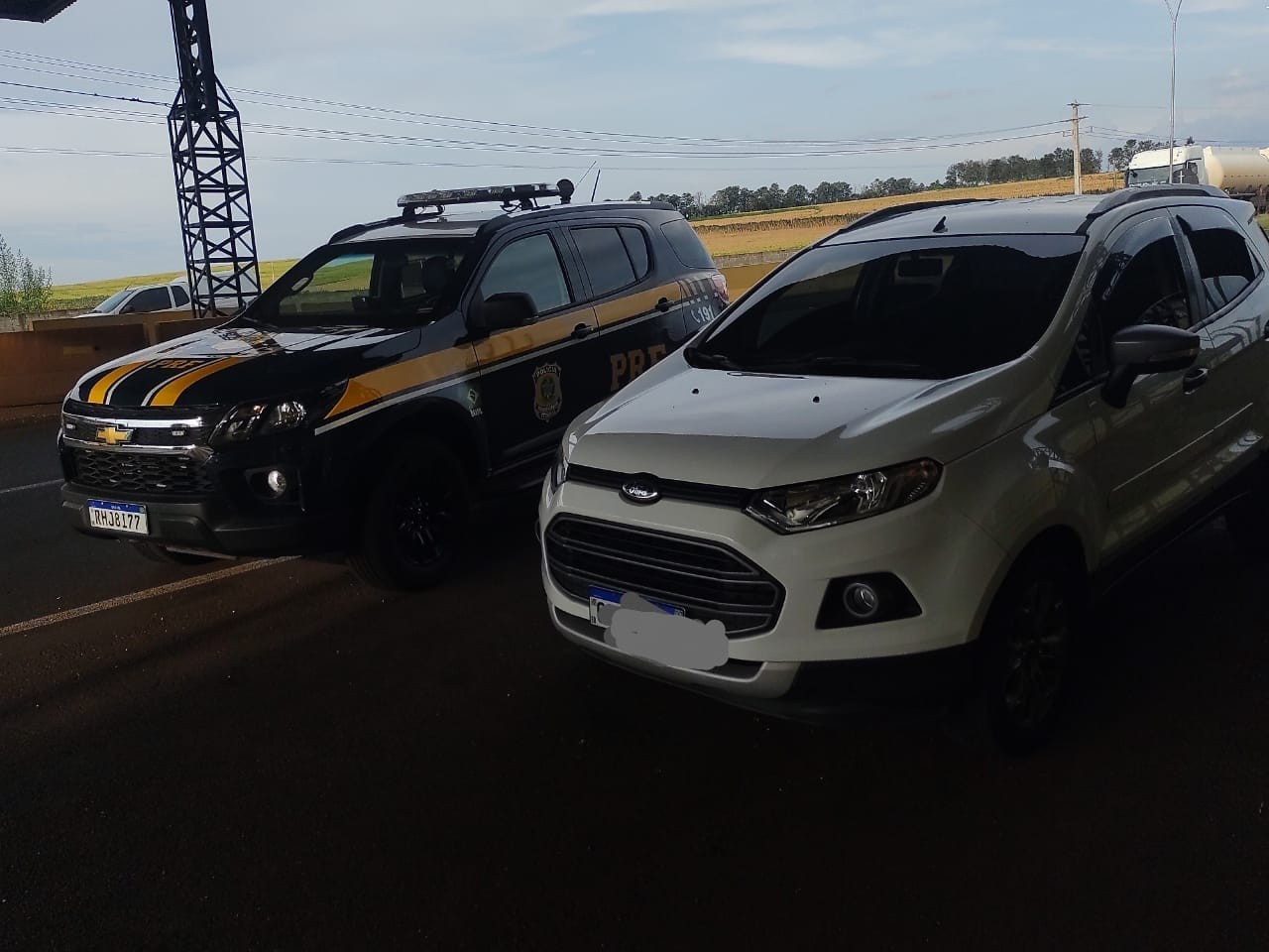 PRF recupera em Mandaguari veículo roubado em São Paulo