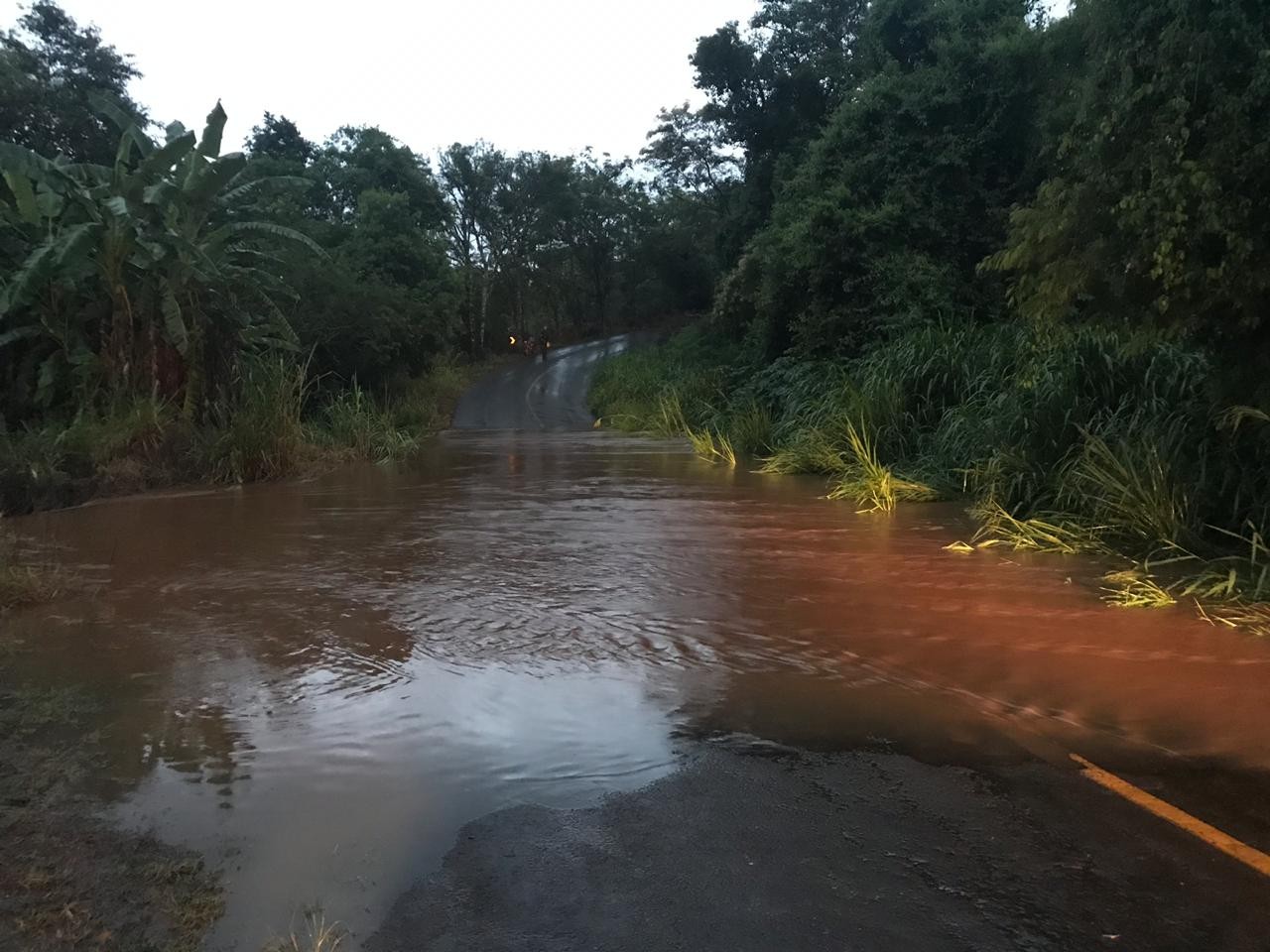 Por conta da chuva, PR-650 fica interditada