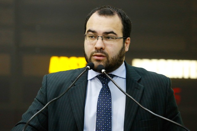 Projeto aprovado em primeira discussão evita burocracia para empresas