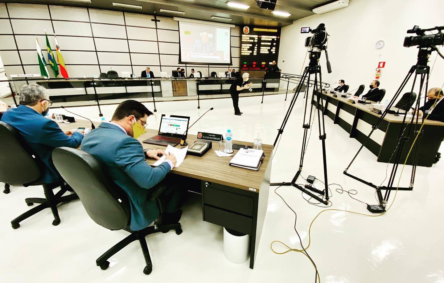 Vereadores debatem instalação de CPI, que para oposição não passa de “teatro”