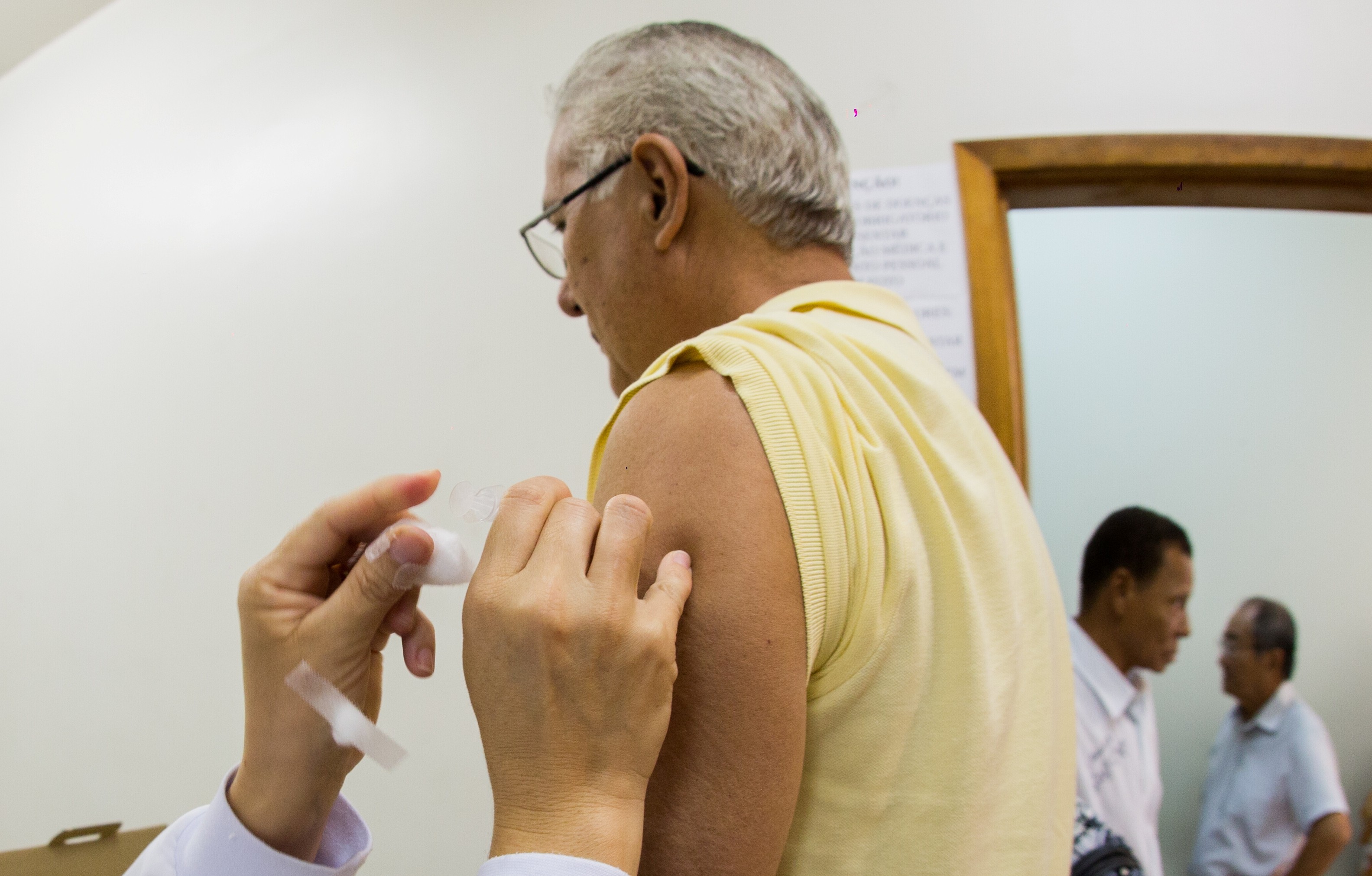 Sem luz, estoque de vacinas em Maringá pode ter estragado