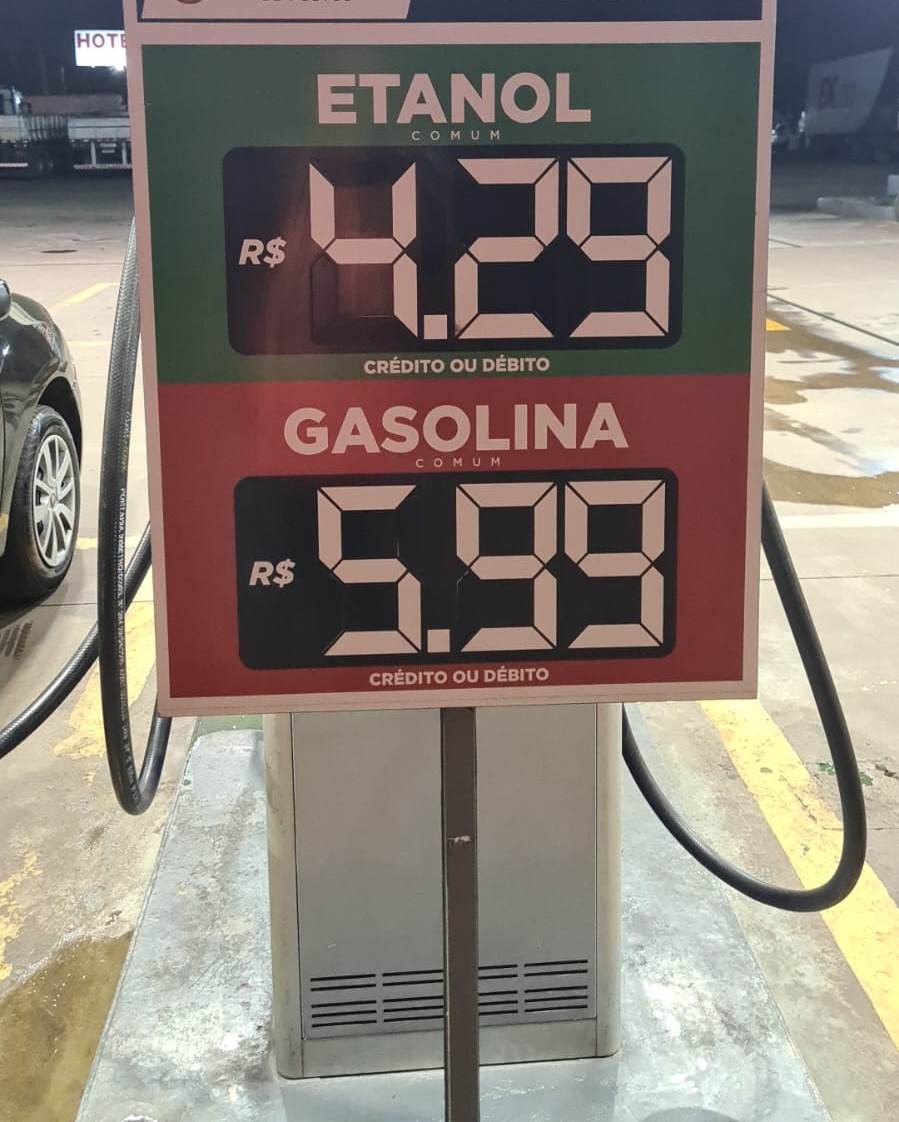 Motoristas de aplicativo comemoram gasolina mais barata e falam em ‘abandonar’ o etanol