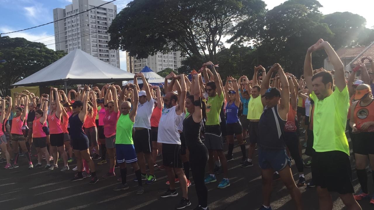 Quase mil pessoas participam do Longão Solidário da PM