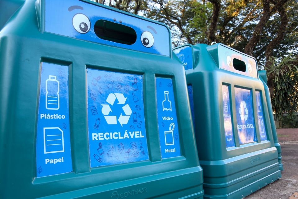 Ecolix espalhados por Maringá podem armazenar até 600 kg de recicláveis