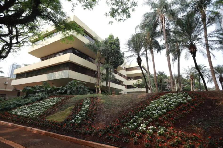 Dia do Servidor Público, nesta segunda-feira, será ponto facultativo em Maringá