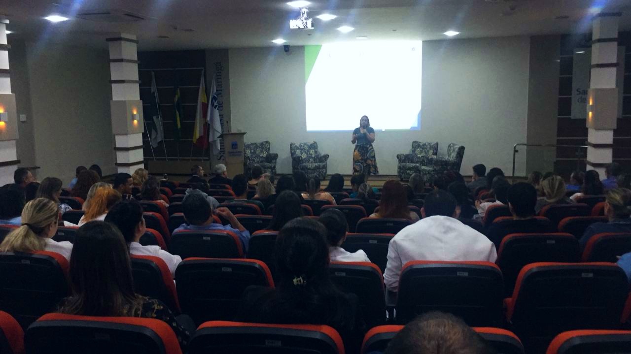 Simpósio apresenta a medicina baseada em evidências para estimular parto normal