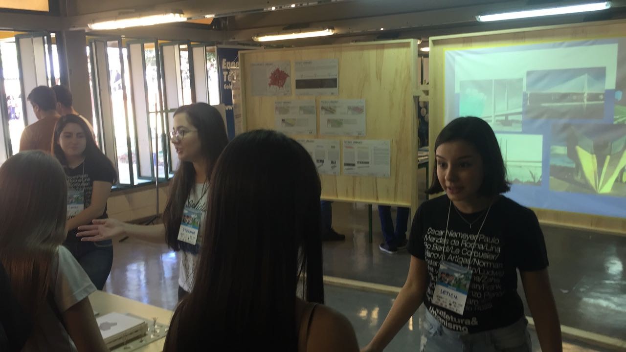 Evento na UEM recebe estudantes do Paraná e de São Paulo