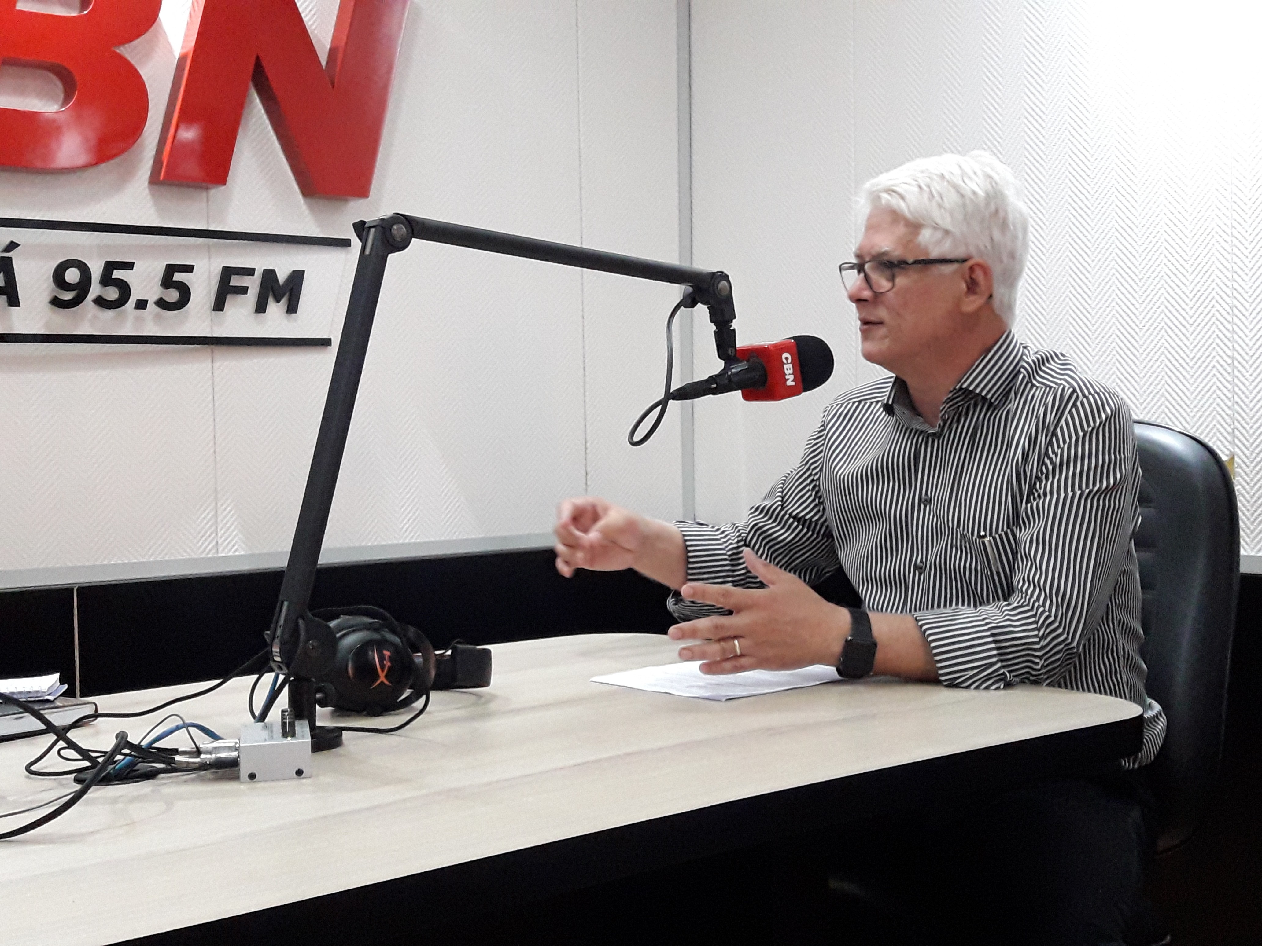 É possível denunciar o vizinho que não cuida do quintal para a polícia