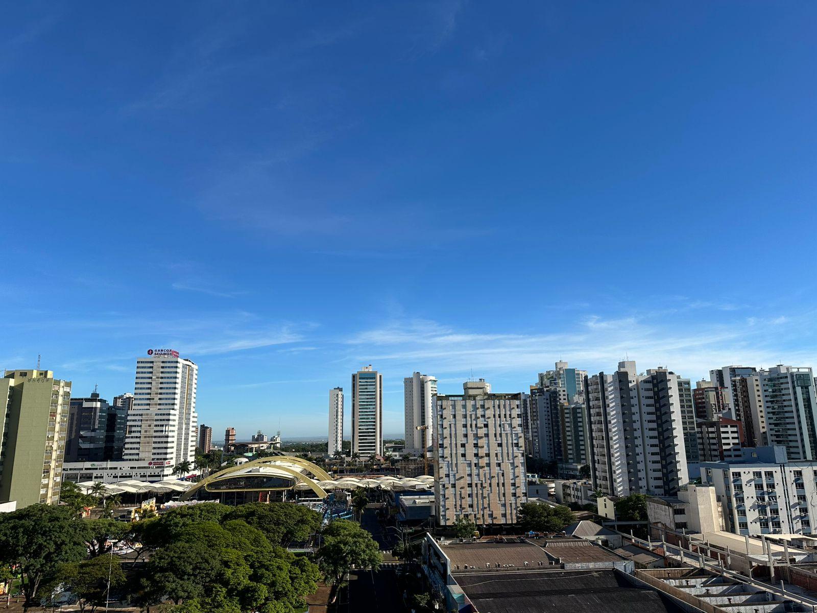 Sol aparece e mantém o tempo estável nesta quarta (19) em Maringá