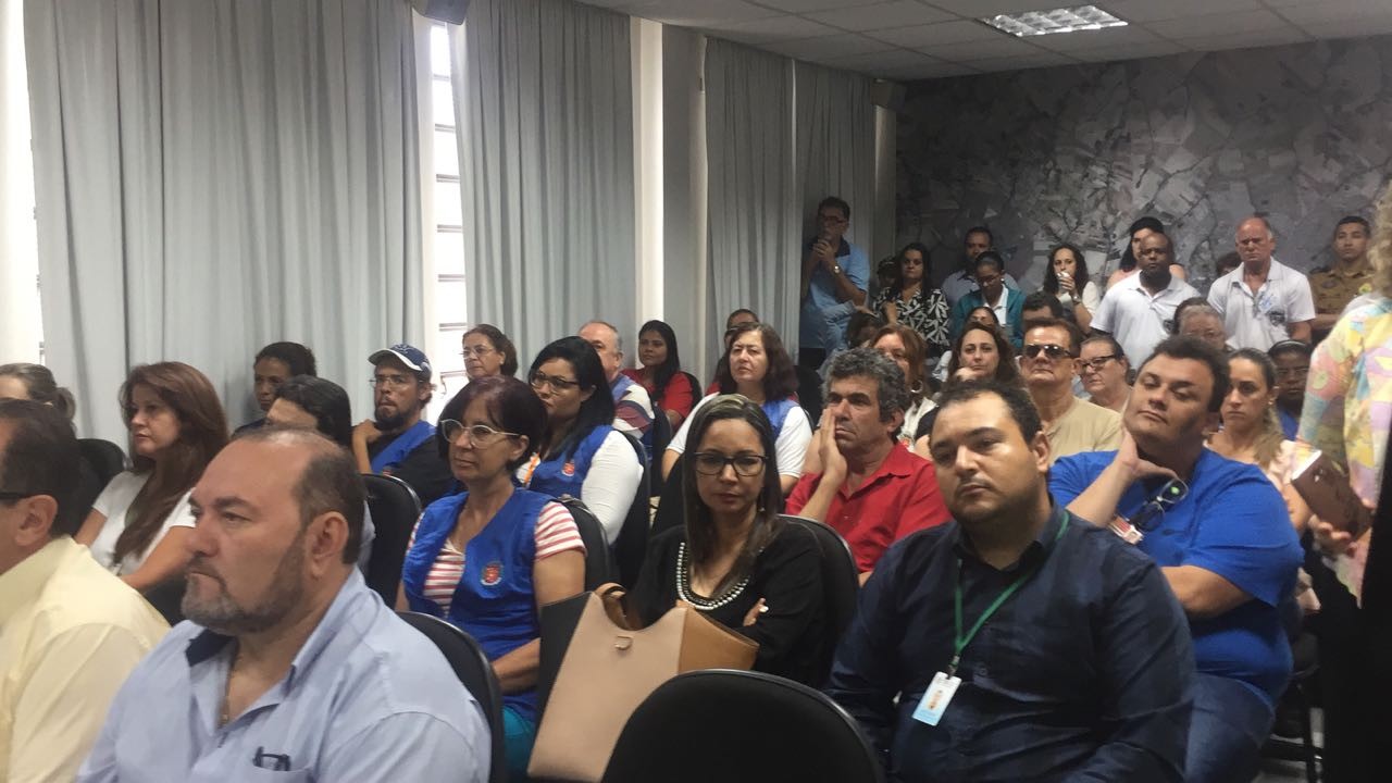 Faculdade de Maringá antecipa colação de grau para garantir inscrição