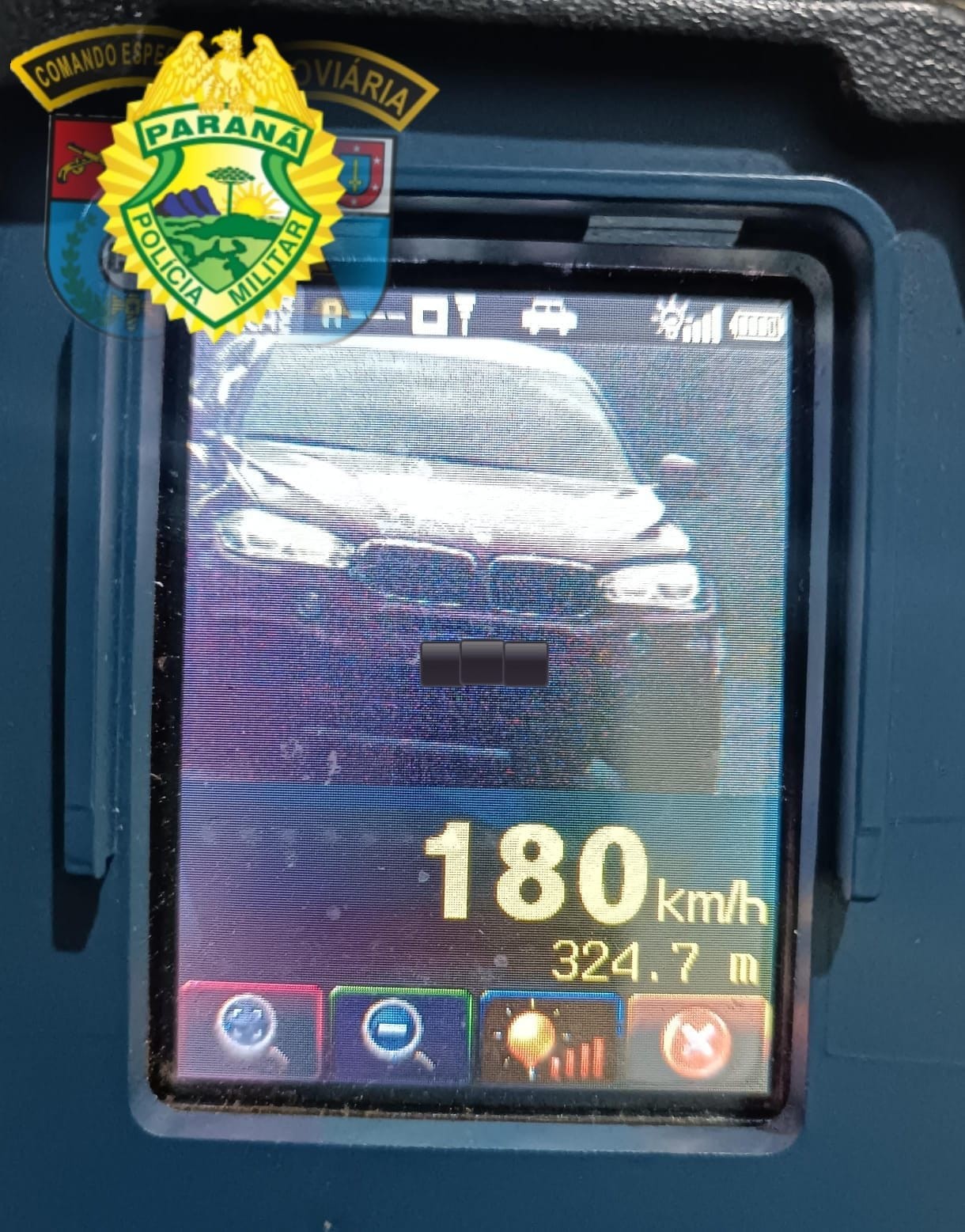 BMW é flagrada a 180 km/h, mais que o dobro do permitido na PR-364