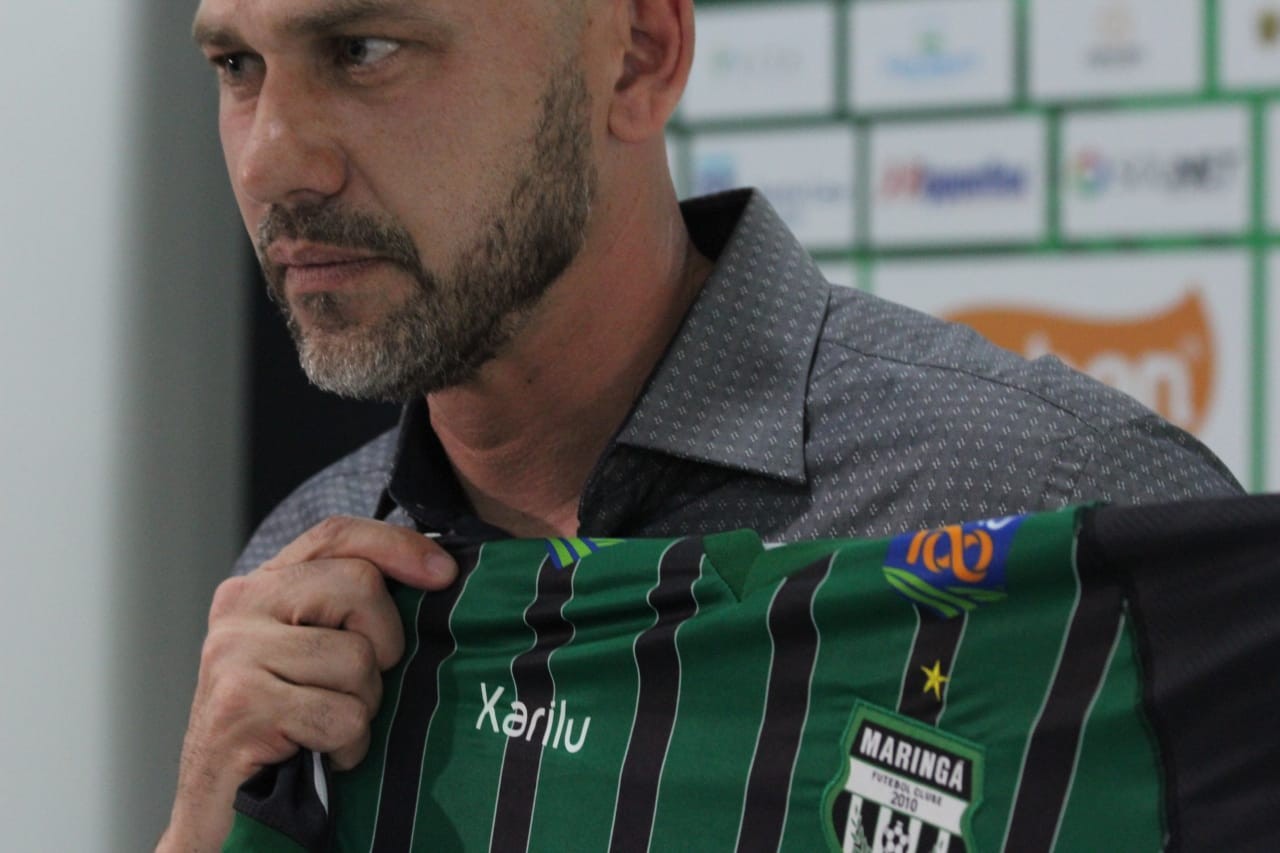 Novo treinador do Maringá FC é apresentado ao time