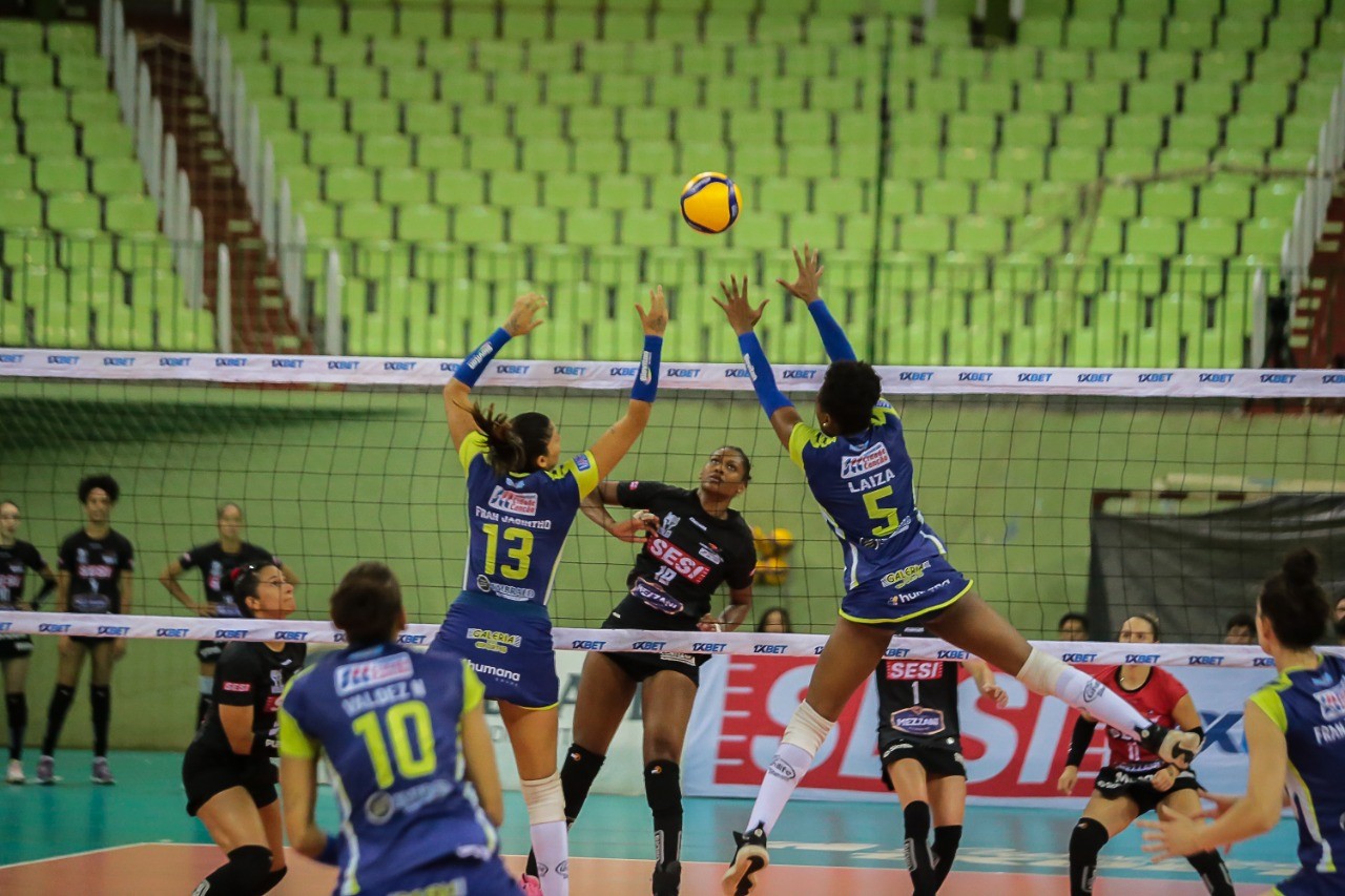 Unilife Maringá estreia no returno com vitória sobre o Sesi Vôlei Bauru