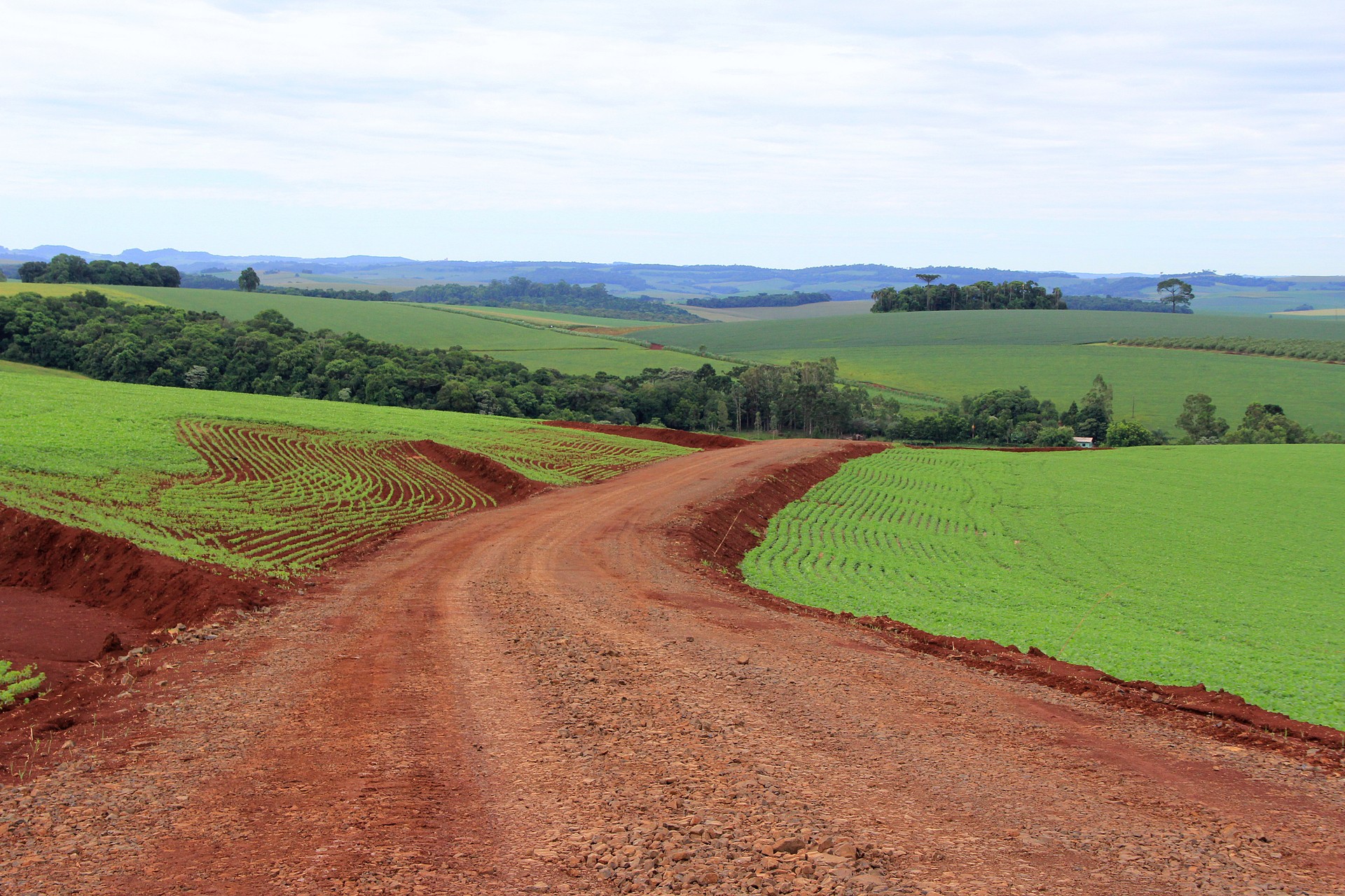 Paraná libera R$ 14,2 milhões para pavimentação de estradas rurais