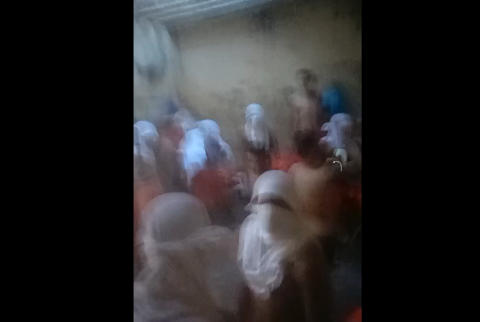 Presos fazem live criticando condições precárias de presídio