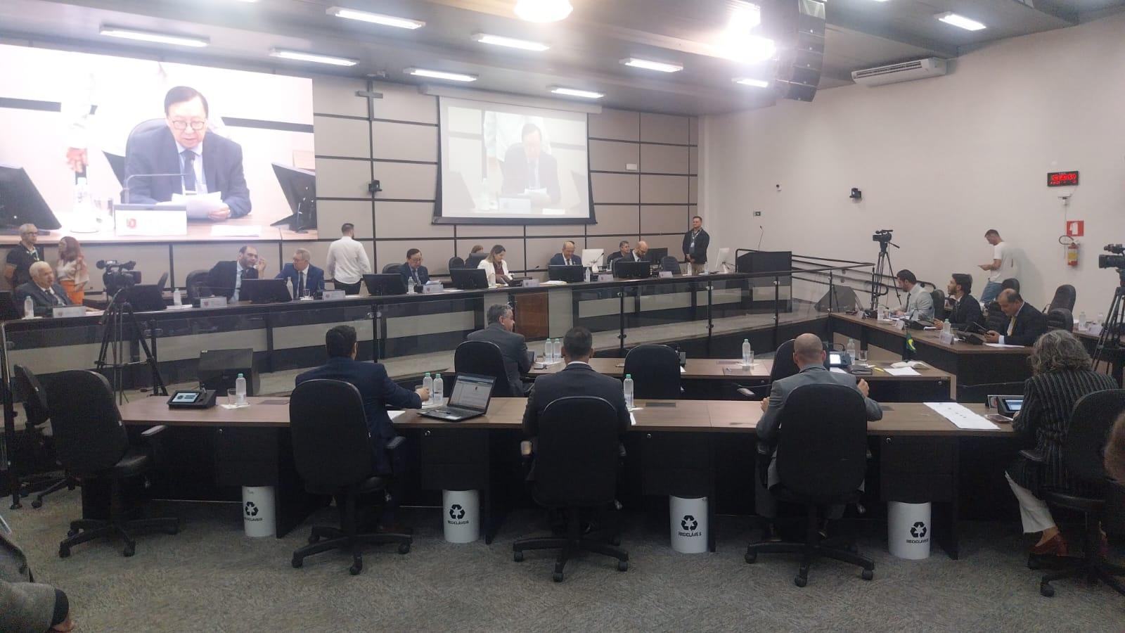 Vereadores apreciam veto total a projeto de lei