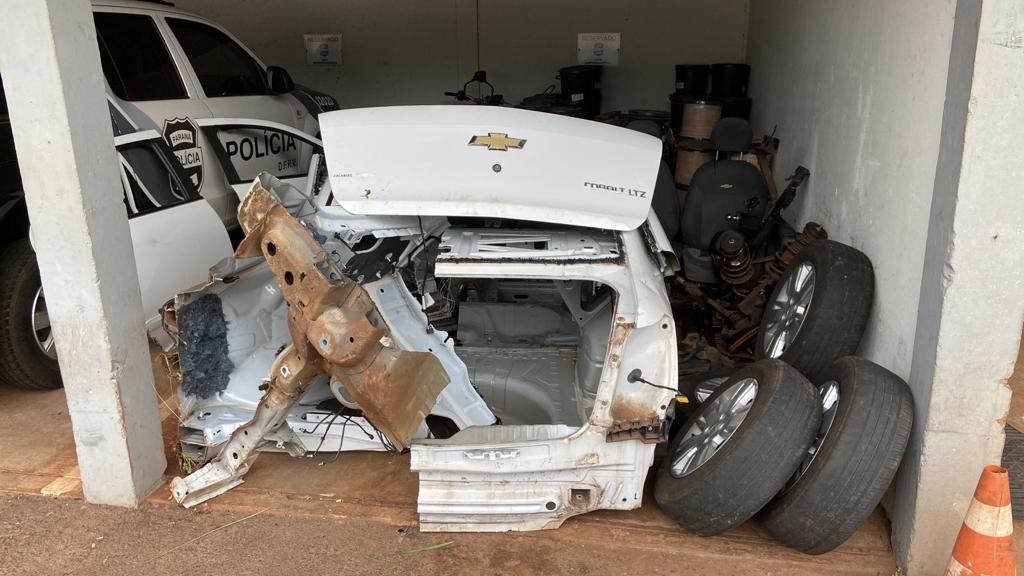 Dono de autopeça é preso suspeito de vender peças de carro furtado