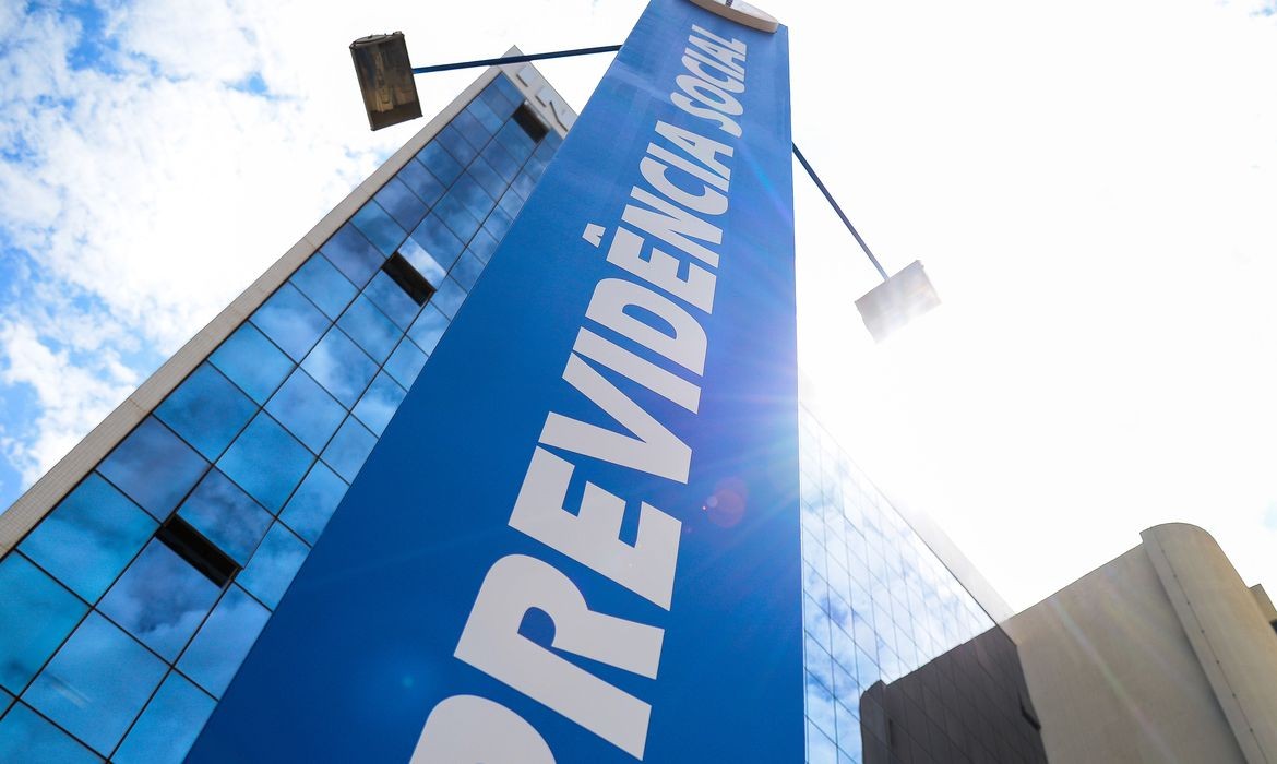 Concurso do INSS oferece 1.000 vagas em todo o país. No Paraná são 32 vagas