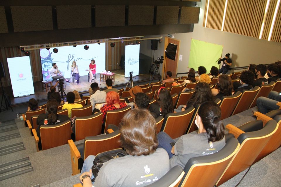 Flim valoriza cultura nacional e exalta literatura maringaense