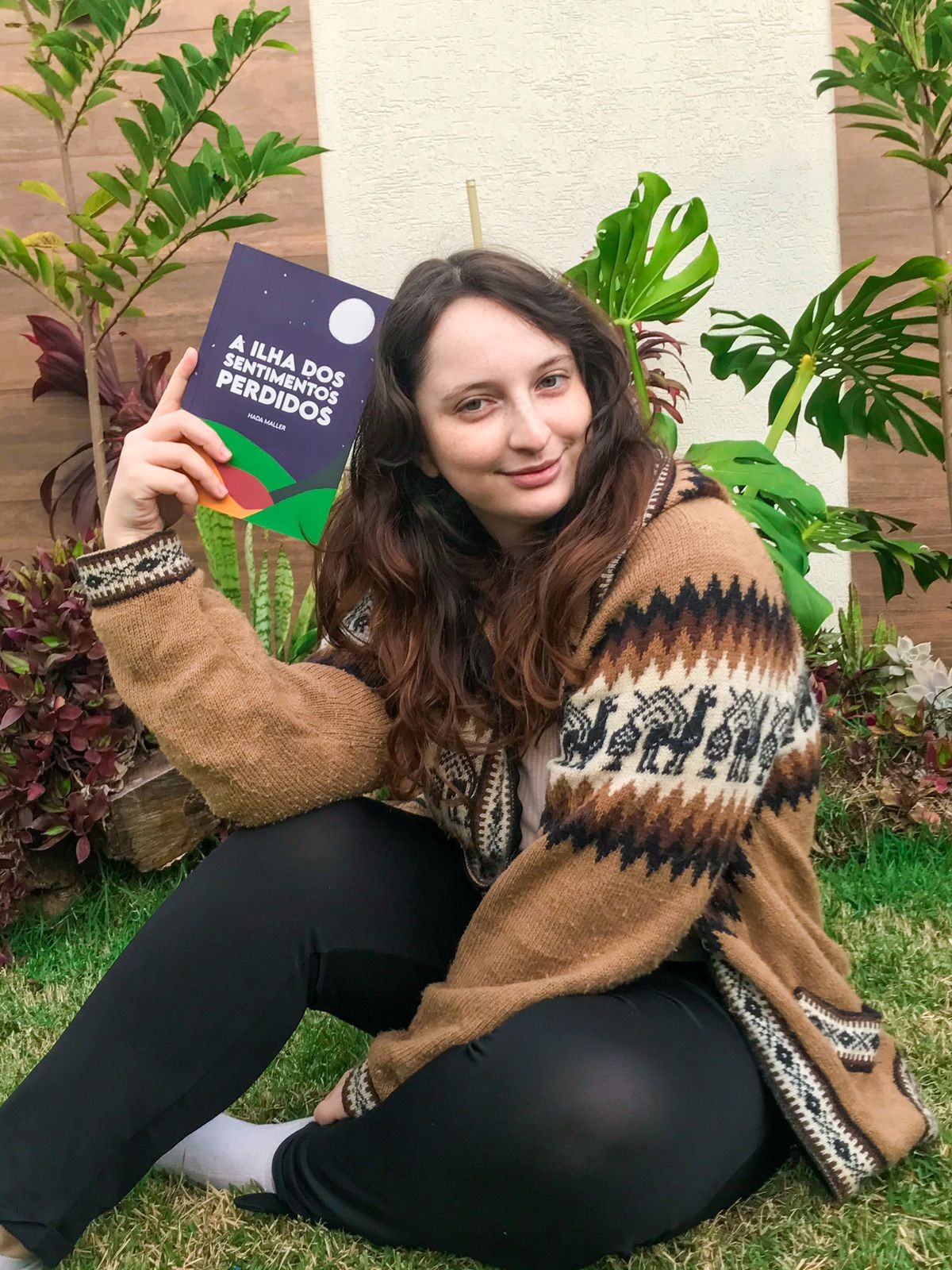 Escritora de Maringá é finalista do 64º Prêmio Jabuti de Literatura