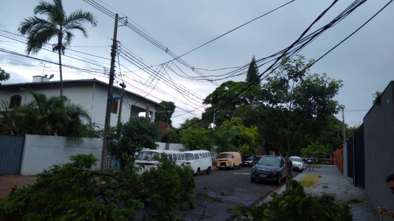 Cerca de 6 mil domicílios ficam sem energia em Maringá