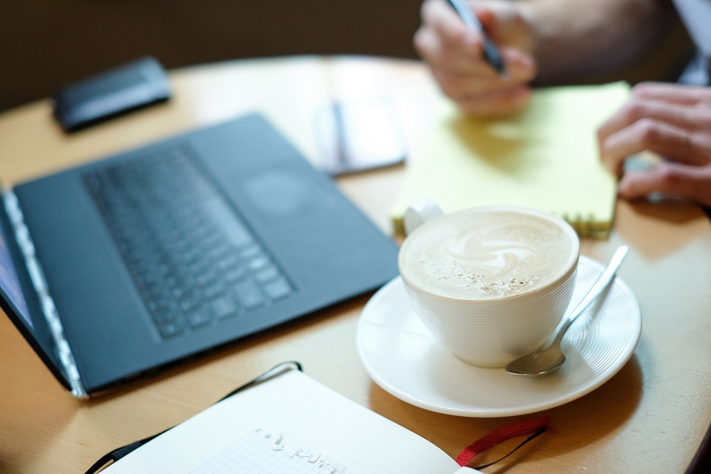 Anywhere office contrapõe horas trabalhadas e valor gerado