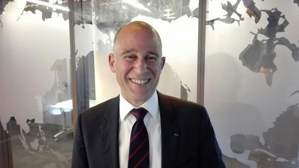 “Governo deve distribuir subsídio para que a literatura brasileira seja conhecida na Europa”