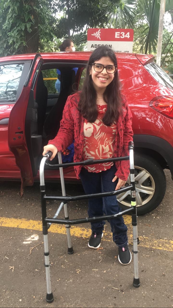 Eleitora com deficiência física enfrenta dificuldade de acessibilidade