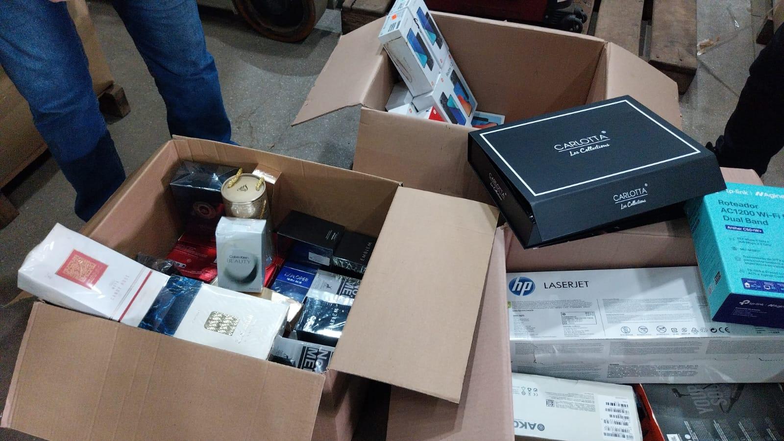 Apaes da região recebem mercadorias apreendidas pela Receita Federal