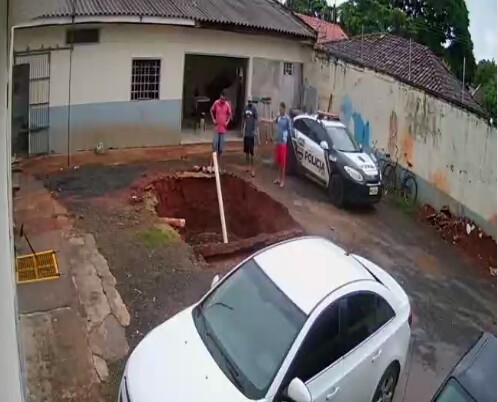 Oito presos fogem da delegacia de Terra Rica