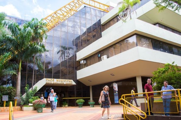 Prefeitura de Maringá reduz horas-extras em até 25%