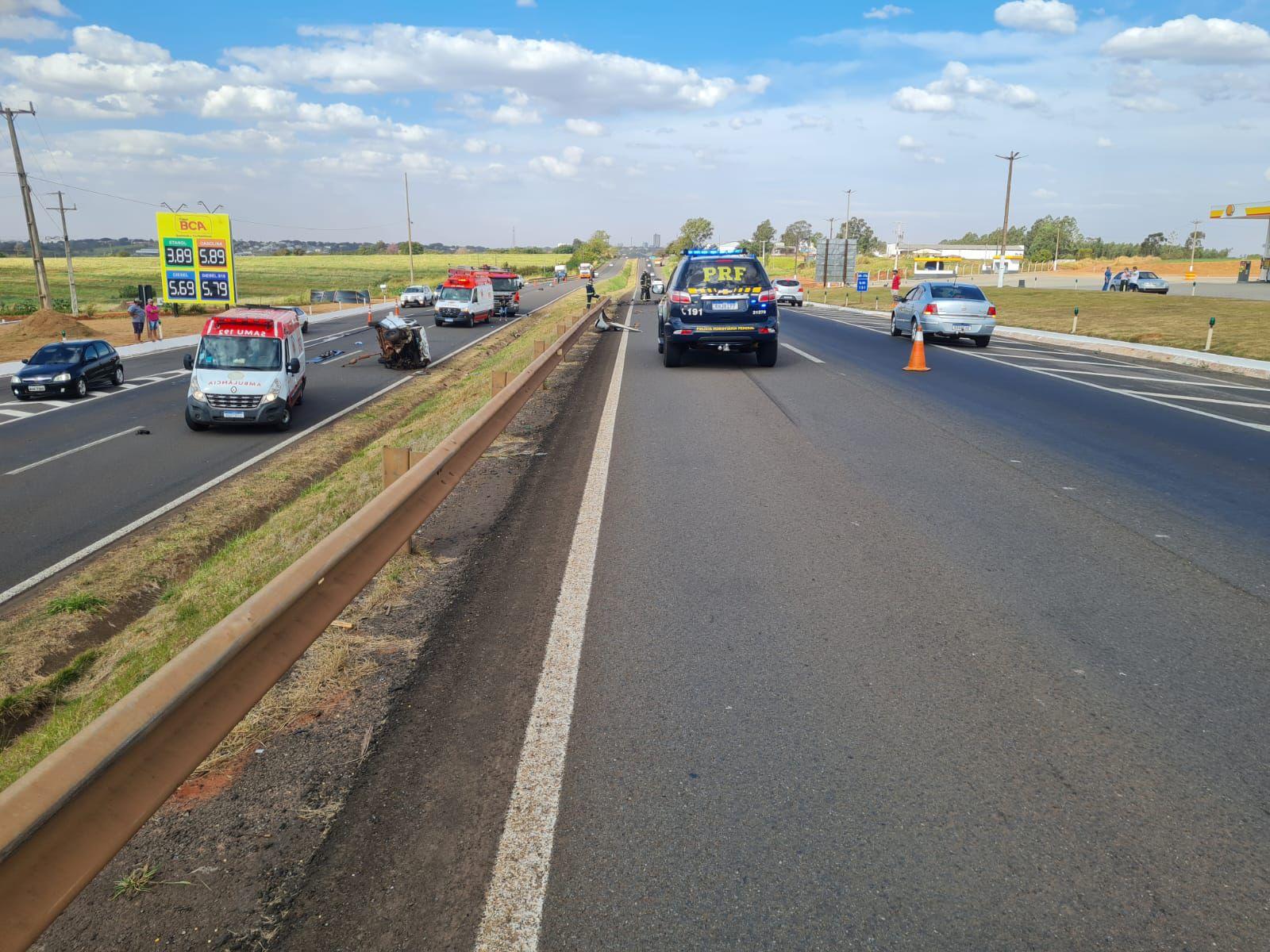 Duas pessoas ficam feridas em acidente na BR-376