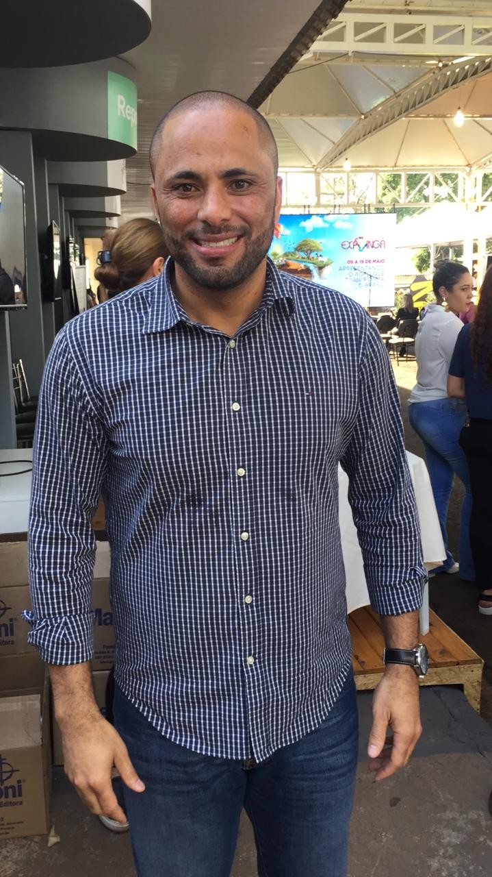 Deputado estadual Do Carmo visita Expoingá