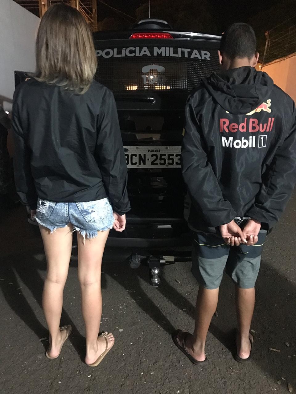 Casal é preso com drogas, carregadores de pistola e balança de precisão