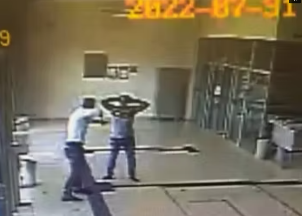 Homem é preso suspeito de instalar ‘chupa-cabra’ em caixa eletrônico, em Maringá; vídeo