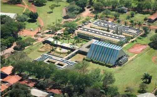 Pais de alunos do CAP-UEM pedem a contratação de mais servidores para o colégio