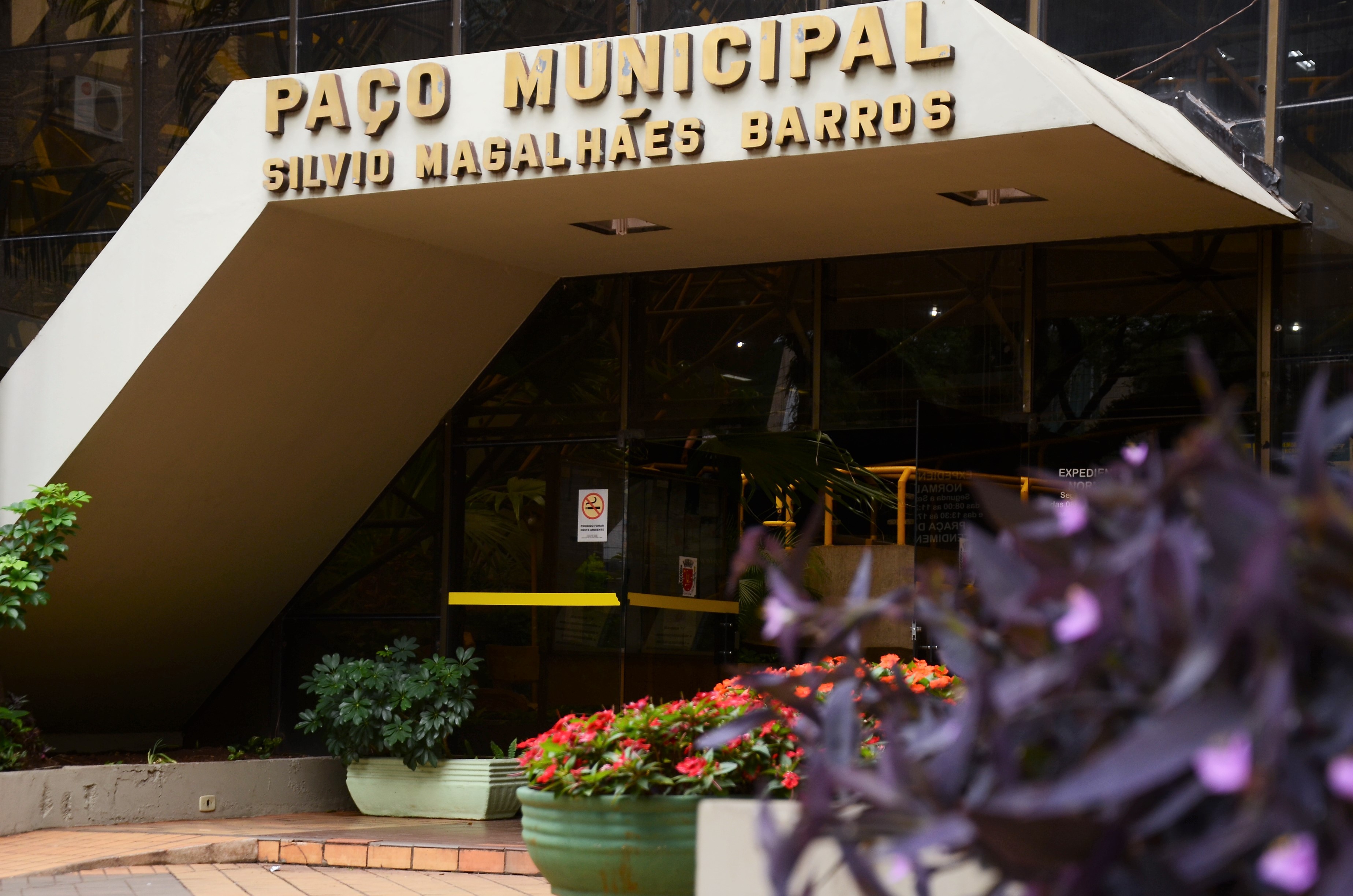 Maringá: Decreto libera restaurantes e academias e suspende atividades nos dias 2, 3 e 4 de abril