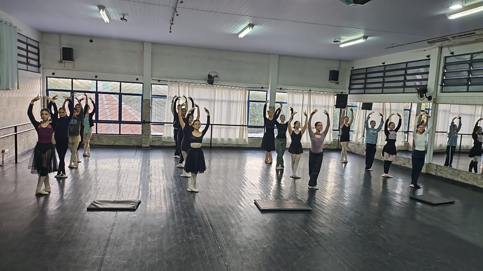 Academia de dança promove espetáculo beneficente para ajudar o RS