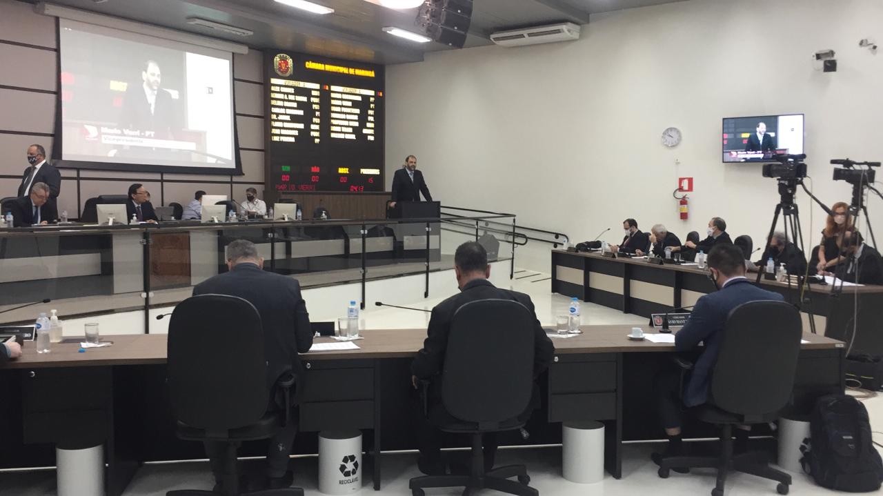 Novatos vão à Câmara na primeira sessão após as eleições