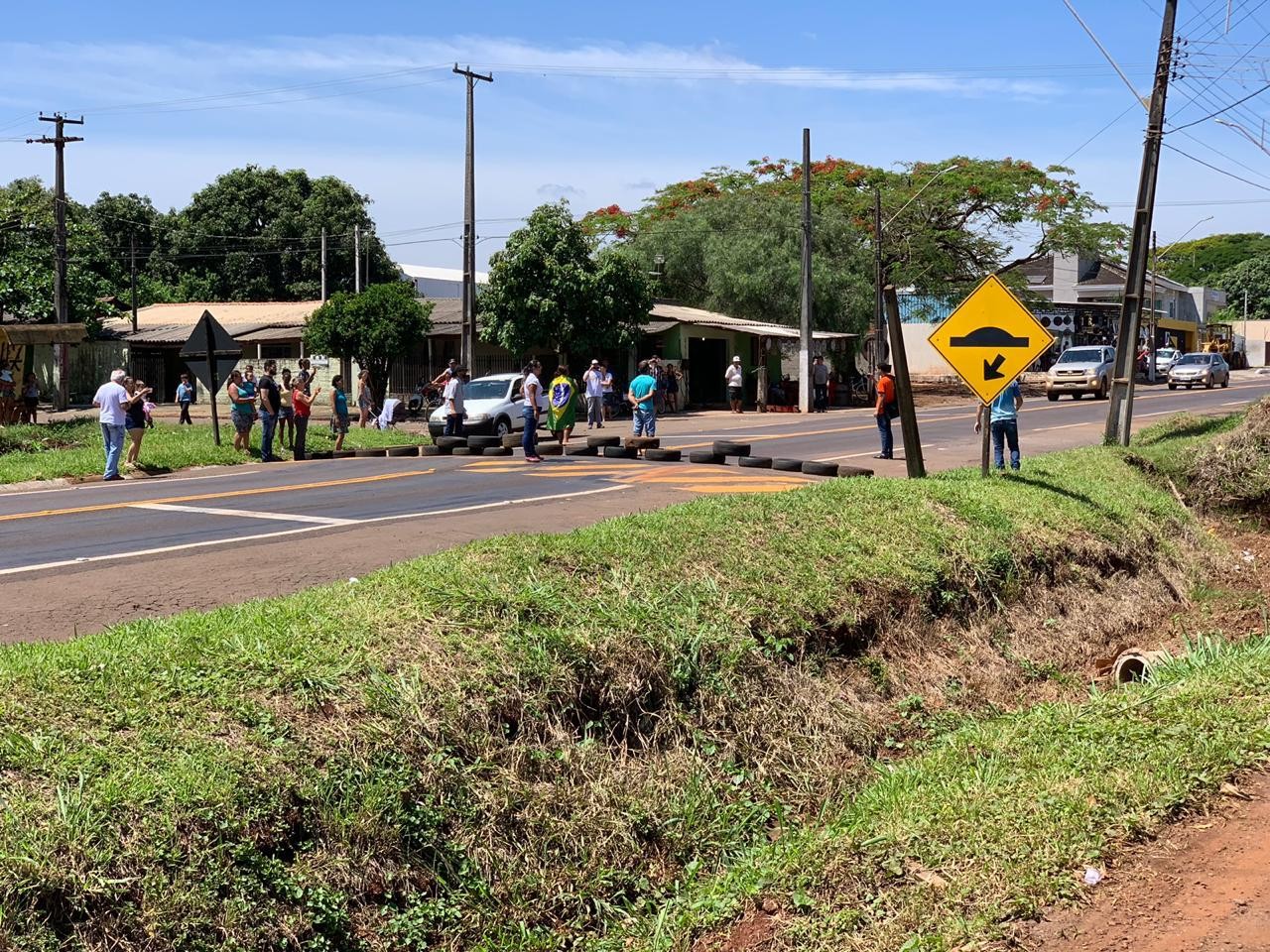 Manifestação bloqueia rodovia entre Maringá e Campo Mourão neste sábado (3)