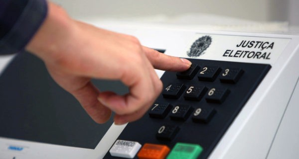 Promotora de Justiça esclarece sobre suposta falha na urna eletrônica