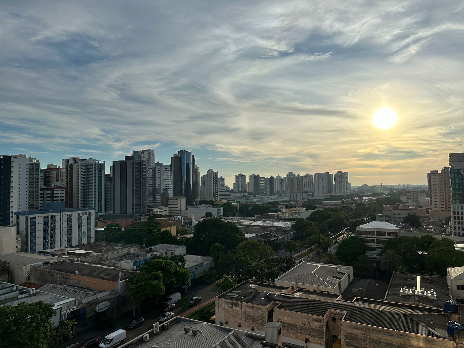 Com máxima de 33º C, terça-feira (19) pode ter chuva fraca em Maringá