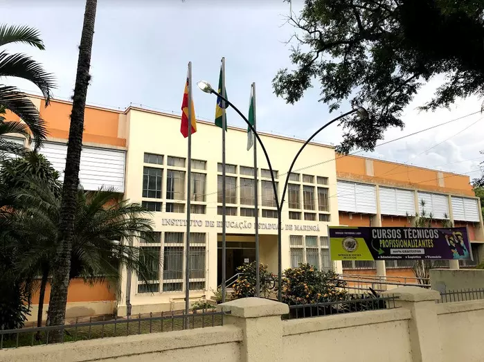 Professor critica Bolsonaro, aluna discorda e tem microfone desligado em Maringá