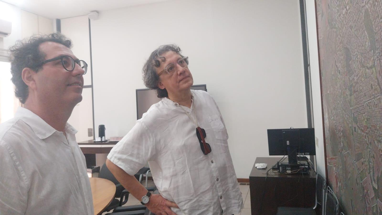 Arquiteto que está projetando filial do Pompidou visita Maringá