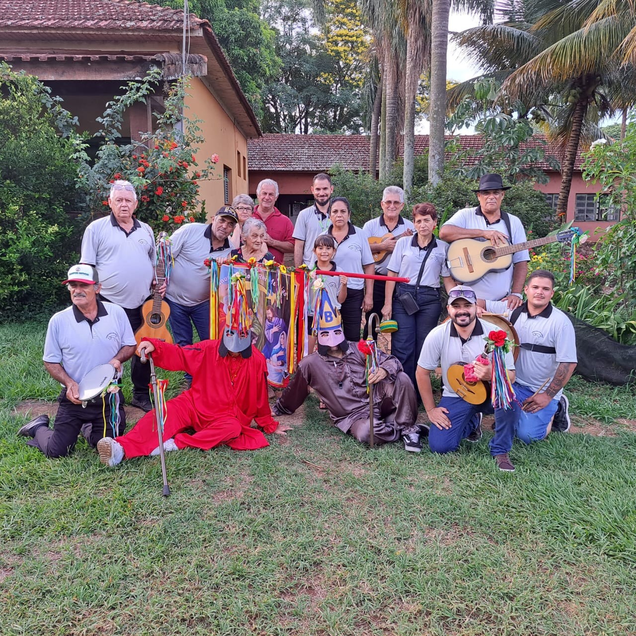 Folia de Reis sofre com falta de interesse dos mais jovens